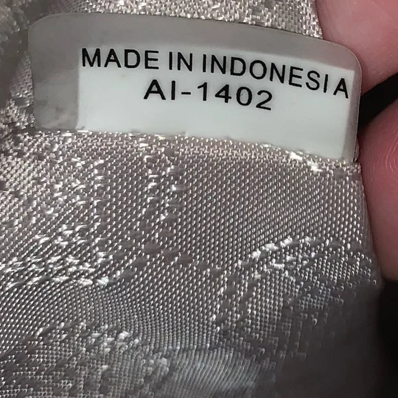 Michael Kors Sophie Top Zip Large Leather Bag - Picture 14 of 14